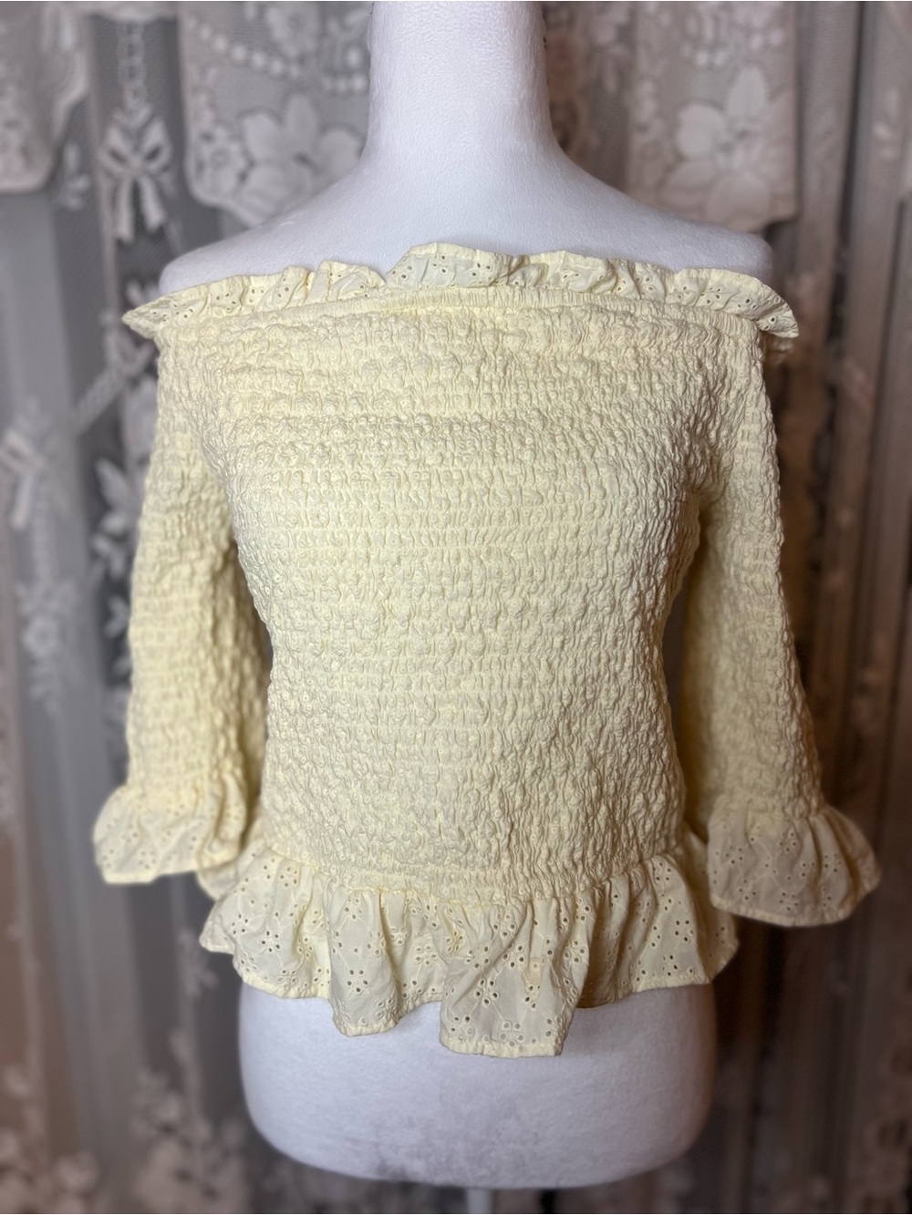 American Eagle Outfitters Pale Yellow Smocked Off-Shoulder Ruffle Top XL